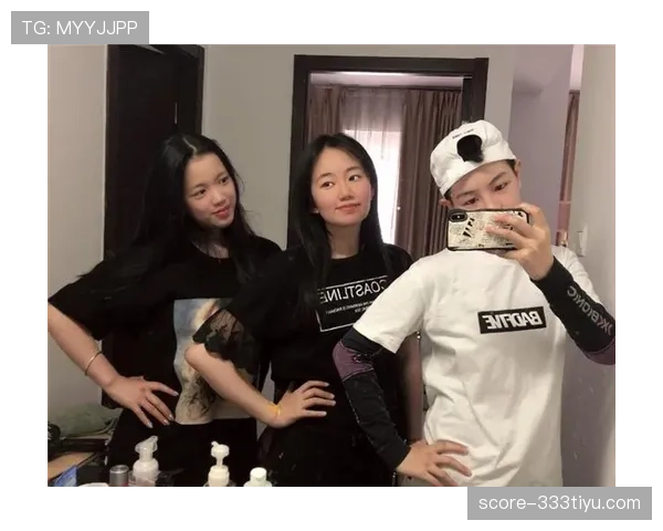 杨倩领奖台上像战士，发个私服照我就默默把银行卡收起来了